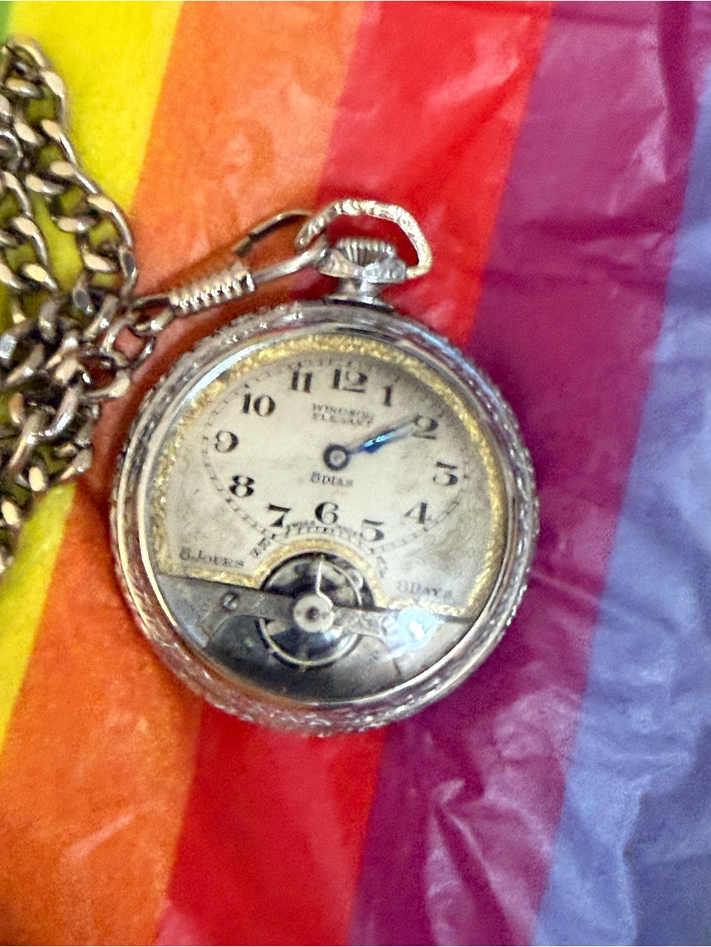 Antique Windsor Elegant Pocket Watch with chain works not waterproof